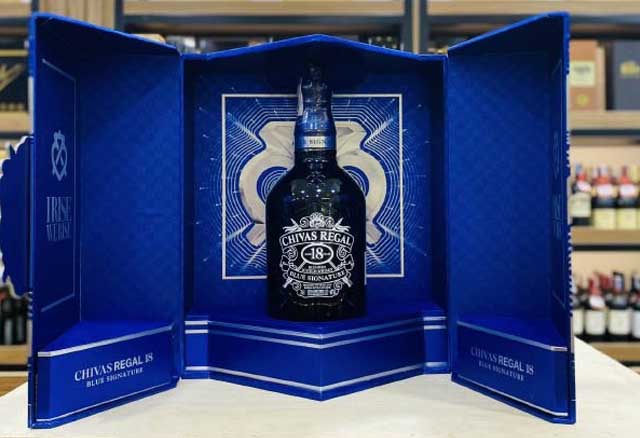 Chivas 18 Blue Signature Hộp Quà Tết 2025